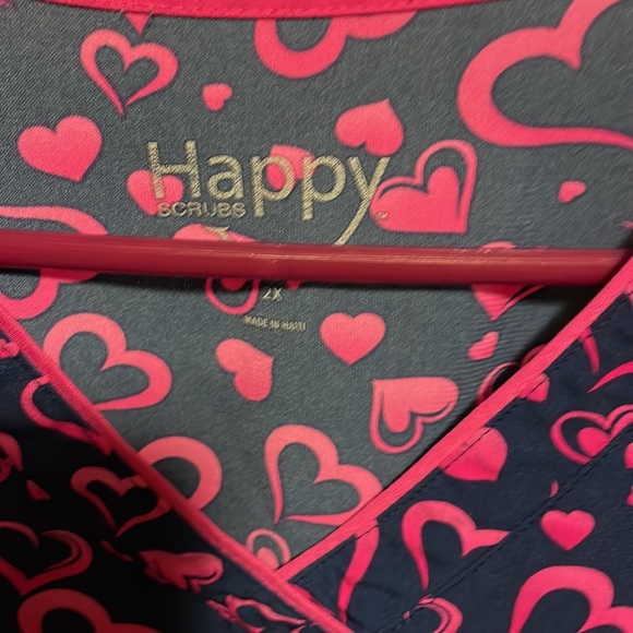 Cute scrub top - Picture 2 of 4